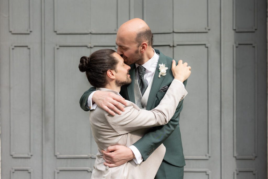 Marco e Matteo unione civile sposi love is love Bergamo Villa Suardi preparazione sposi wedding reportage olistico marito e marito lgbtq+